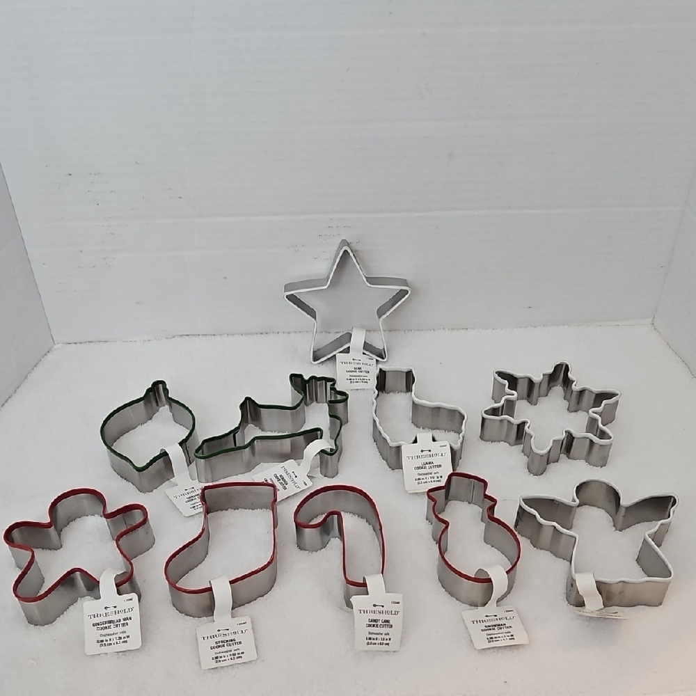 Threshold NWT Holiday Baking or Decorate Cookie Cutter Set of 11